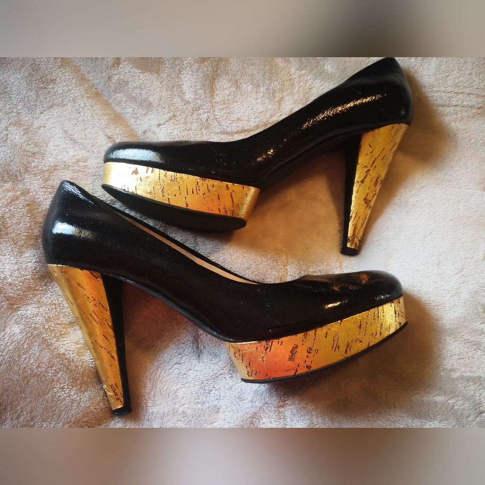 LAST CHANCE SALE Michael Kors sz 9 Platform Pump - Picture 3 of 15